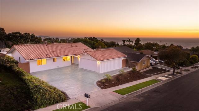 Rancho Palos Verdes, CA 90275,6934 Lofty Grove