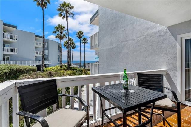 Redondo Beach, CA 90277,620 The Village #207