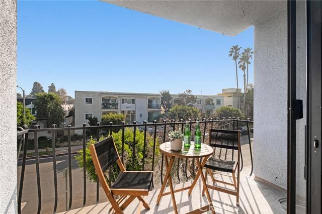 Playa Del Rey (los Angeles), CA 90293,8145 Redlands Street #202