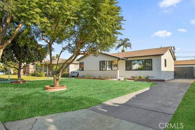 Downey, CA 90241,11832 Pomering Road