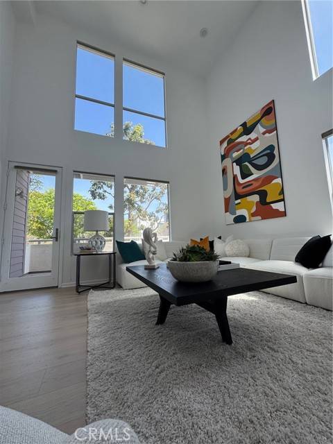 Hawthorne, CA 90250,5550 Boardwalk #102