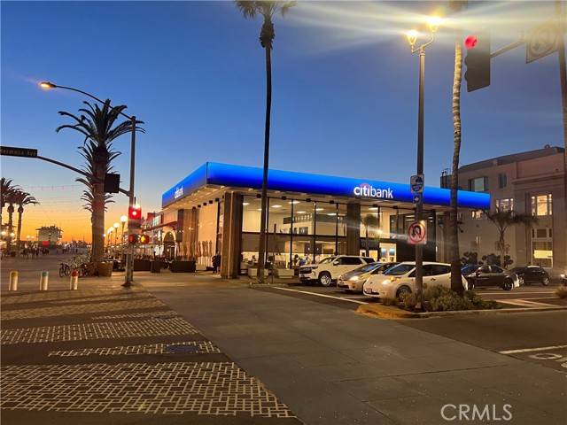 Hermosa Beach, CA 90254,81 Pier Avenue