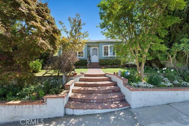 Redondo Beach, CA 90277,856 Avenue B