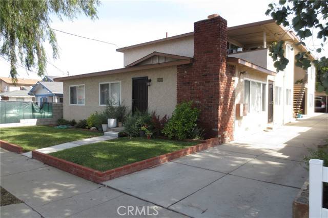 Lomita, CA 90717,25224 Oak Street