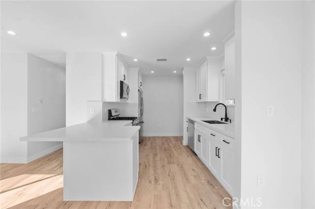 Hawthorne, CA 90250,4641 W 130 Street
