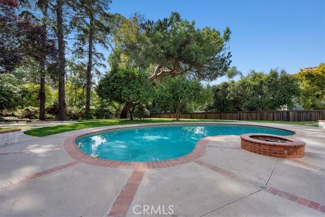 Palos Verdes Estates, CA 90274,1329 Via Gabriel