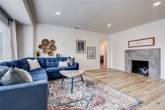 Hawthorne, CA 90250,4847 W 123rd Place