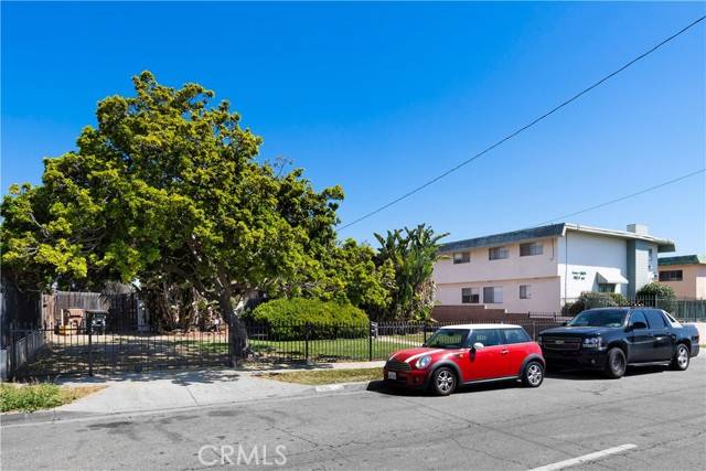 Los Angeles, CA 90047,1451 W 105th Street