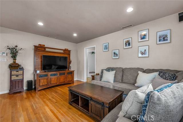 Gardena, CA 90249,3207 W 154th Place