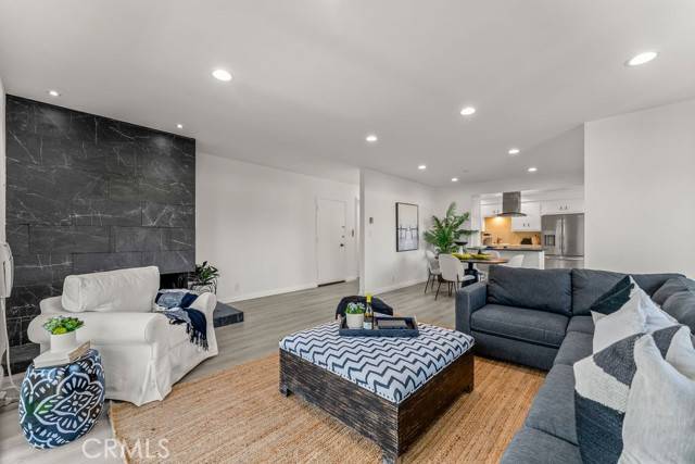 Long Beach, CA 90803,3401 E 1st Street #3