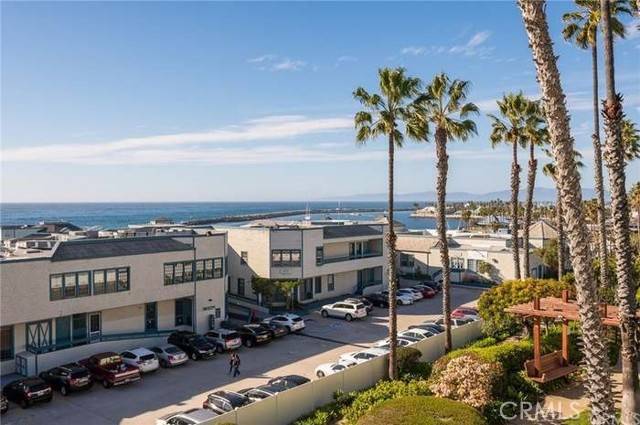 Redondo Beach, CA 90277,630 The Village #116