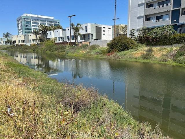 Venice (los Angeles), CA 90292,3315 Strongs Drive