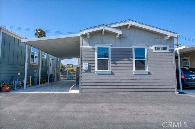 Lomita, CA 90717,26006 Oak Street #6