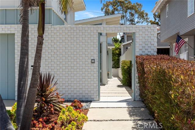 Manhattan Beach, CA 90266,2412 John Street