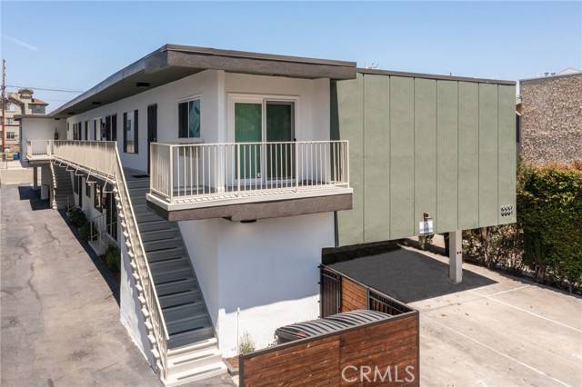 Los Angeles, CA 90034,3337 S Durango Avenue