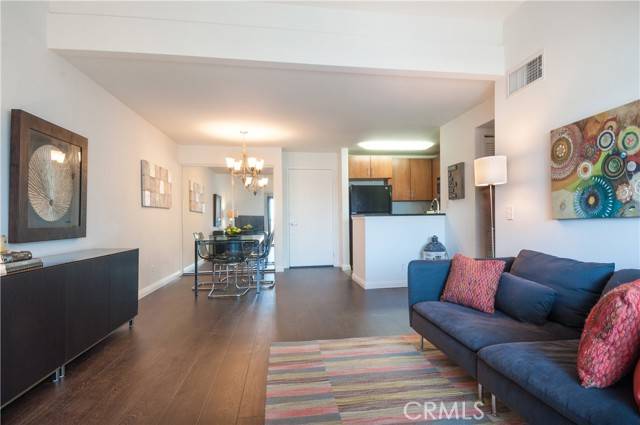 Playa Del Rey (los Angeles), CA 90293,8300 Manitoba Street #313