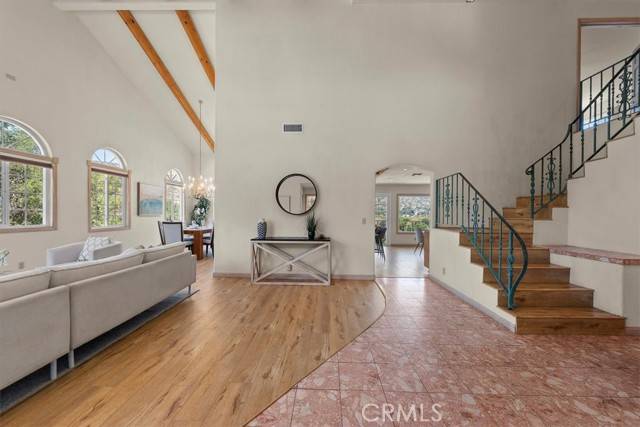 West Hills (los Angeles), CA 91304,8838 Chatlake Drive