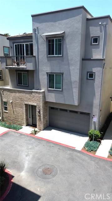 Inglewood, CA 90301,533 Daniel Freeman Circle