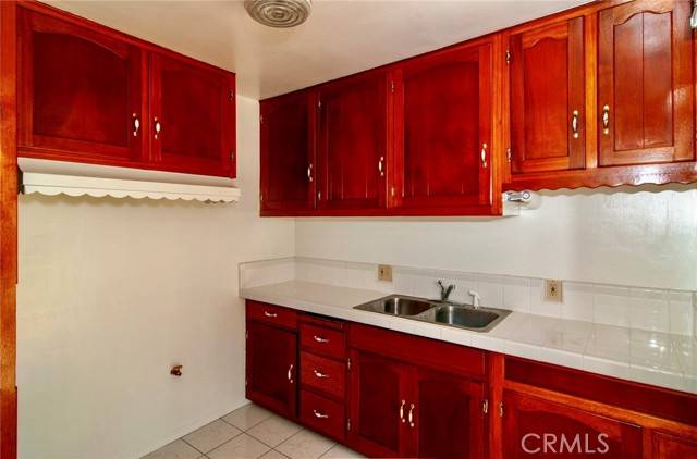 Long Beach, CA 90805,172 Jaymills Avenue