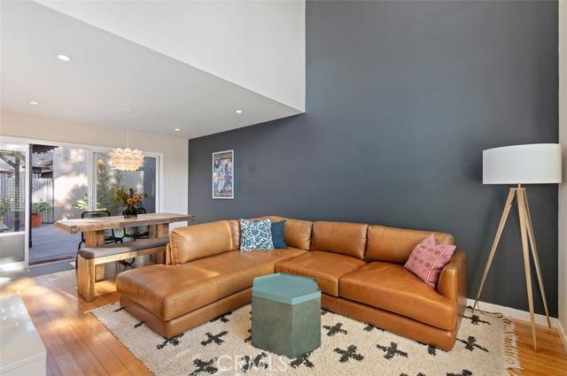 Ventura, CA 93003,1234 Llama Court