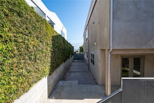 San Pedro (los Angeles), CA 90731,726 W 37th Street