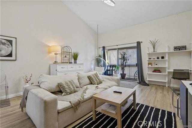 Encino (los Angeles), CA 91316,5460 White Oak Avenue #H303
