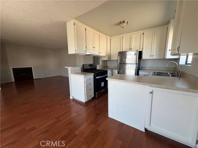Gardena, CA 90247,1549 W 146th St #9