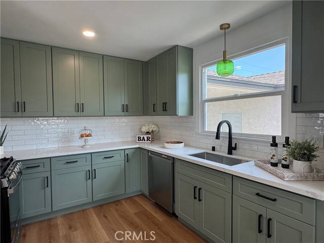 Compton, CA 90220,1400 S Cliveden Avenue