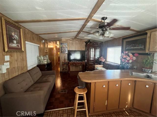 Paramount, CA 90723,8600 Contreras Street #27