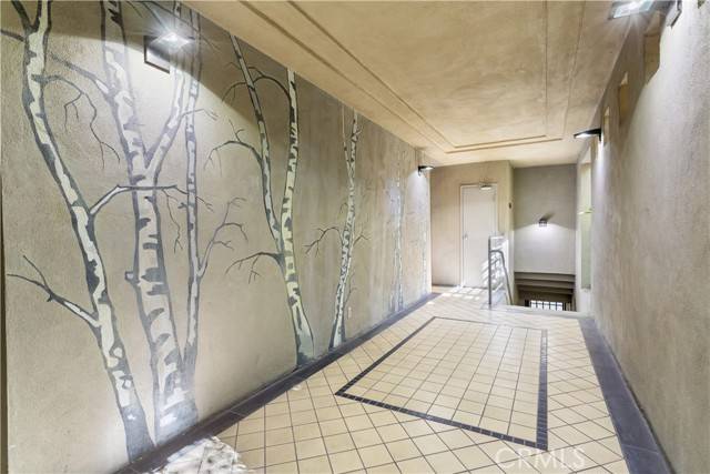 Los Angeles, CA 90025,1421 Greenfield Avenue