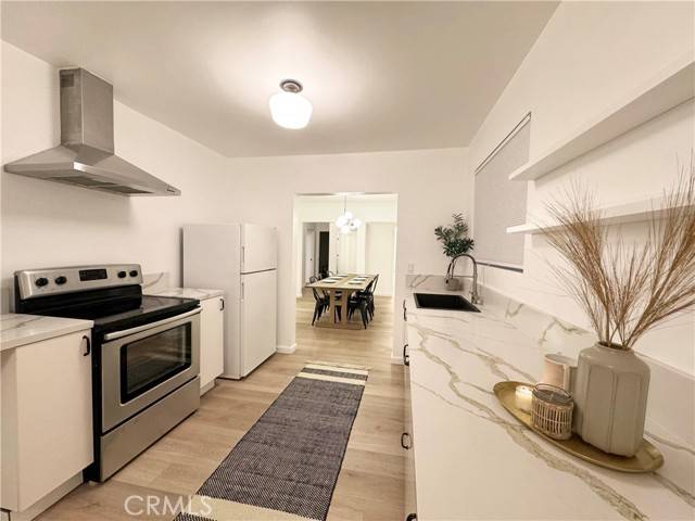 Inglewood, CA 90302,813 W Beach Avenue