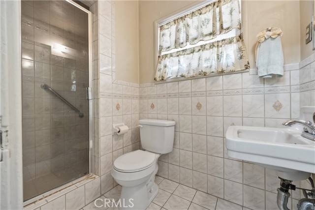 Lynwood, CA 90262,3805 Lugo Avenue