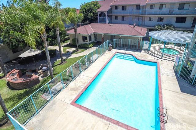 Hawthorne, CA 90250,14405 Cerise #35