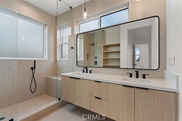 North Hollywood (los Angeles), CA 91606,11410 W Calvert Street