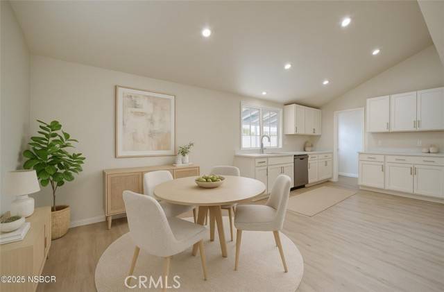 Santa Maria, CA 93454,913 Armstrong Avenue