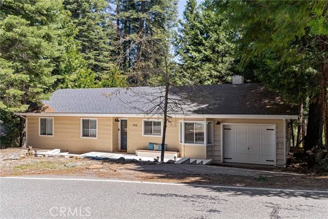 Almanor, CA 96137,910 Clifford Drive