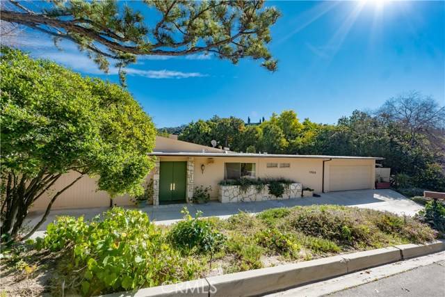 Encino (los Angeles), CA 91436,15525 High Knoll Road