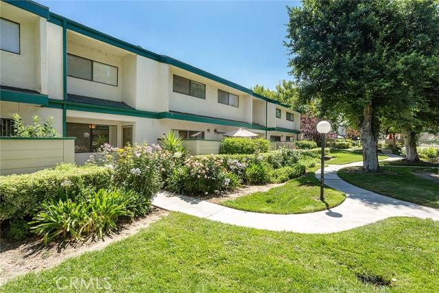 Newhall (santa Clarita), CA 91321,23530 Newhall Avenue #3
