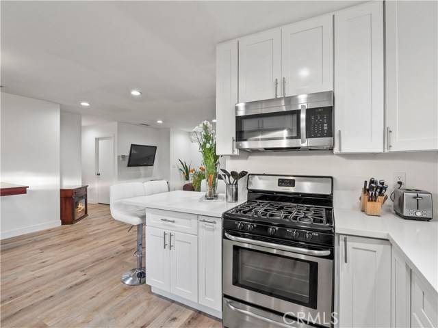 Newhall (santa Clarita), CA 91321,23530 Newhall Avenue #1