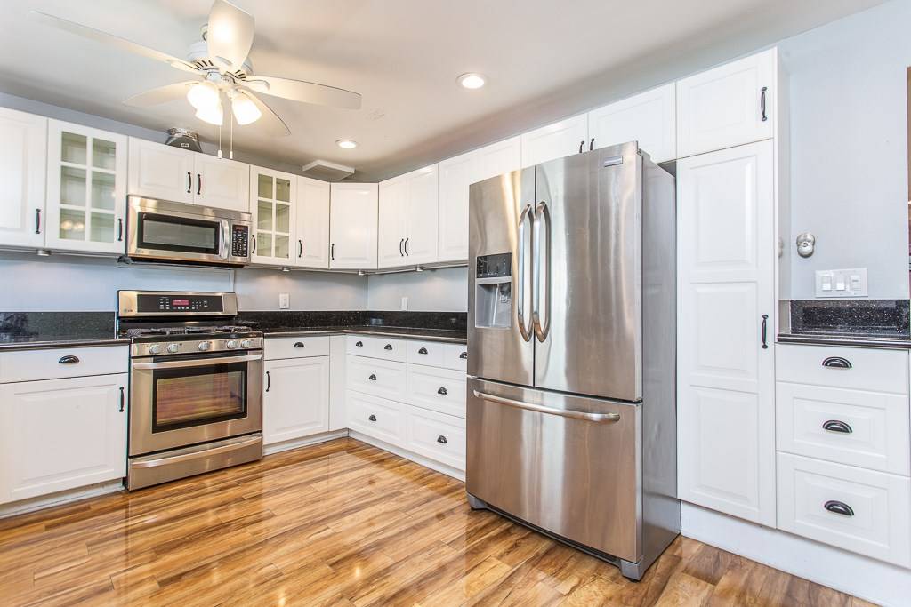 Reseda (los Angeles), CA 91335,19540 Sherman Way #604