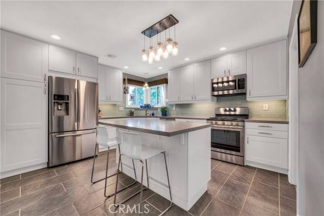 Reseda (los Angeles), CA 91335,19622 Haynes Street