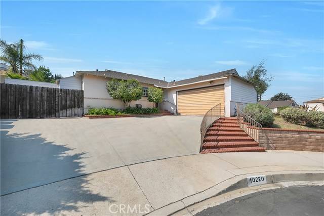 Sun Valley (los Angeles), CA 91352,10220 Broadacre Place