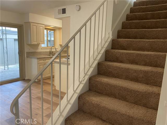 Woodland Hills (los Angeles), CA 91367,22153 Oxnard Street