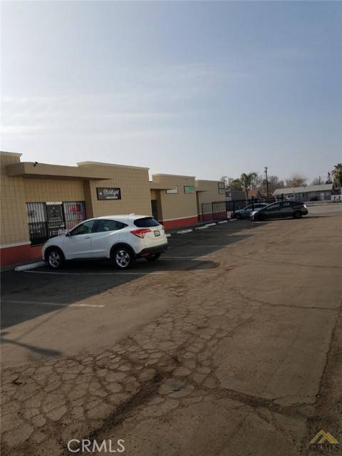 Bakersfield, CA 93301,126 Chester Avenue