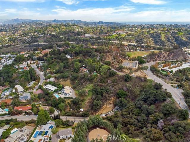 Los Angeles, CA 90049,15929 W Mulholland Place