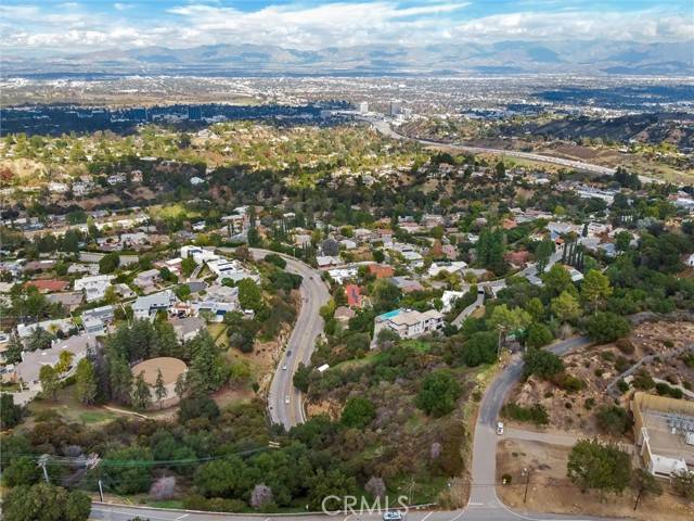 Los Angeles, CA 90049,15929 W Mulholland Place