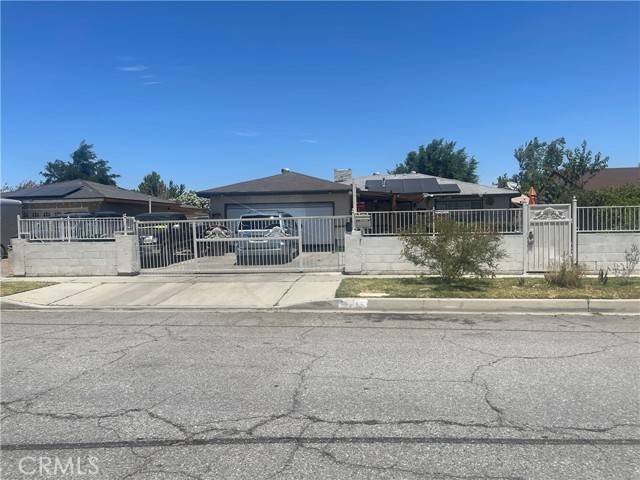 Lancaster, CA 93535,415 E Avenue J13