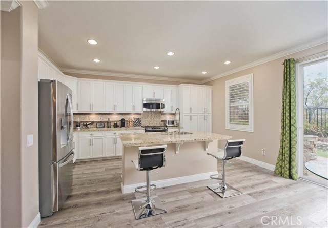 Valencia (santa Clarita), CA 91354,28844 Silversmith Drive