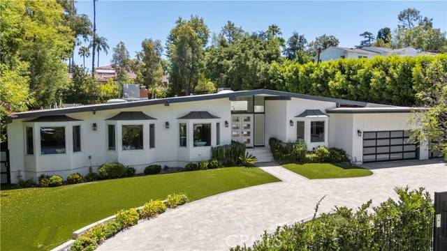 Encino (los Angeles), CA 91316,4734 White Oak Avenue