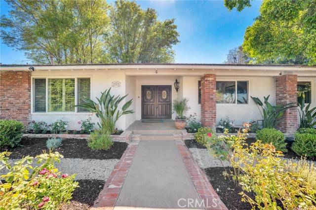 Encino (los Angeles), CA 91436,17072 Oak View Drive